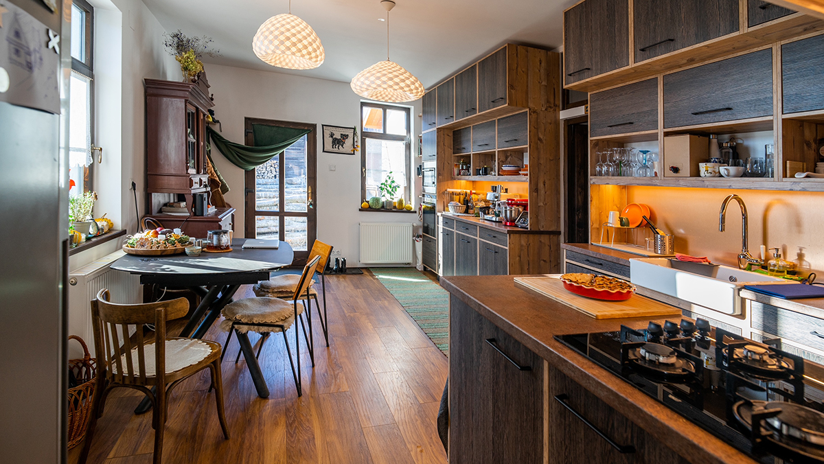 Szász-Bányász Anna